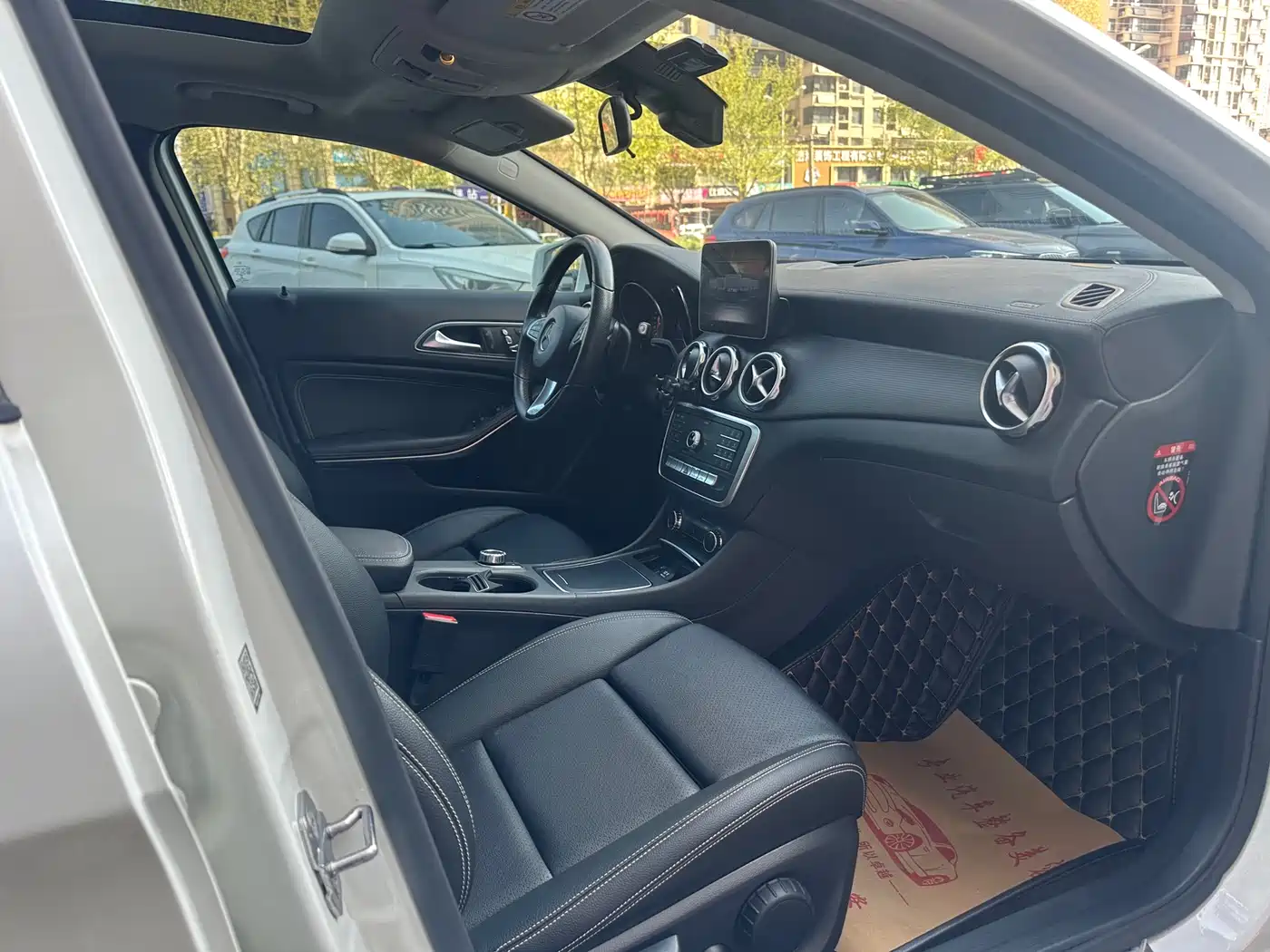 Mercedes-Benz GLA 2018 GLA 200 Fashion фото 14