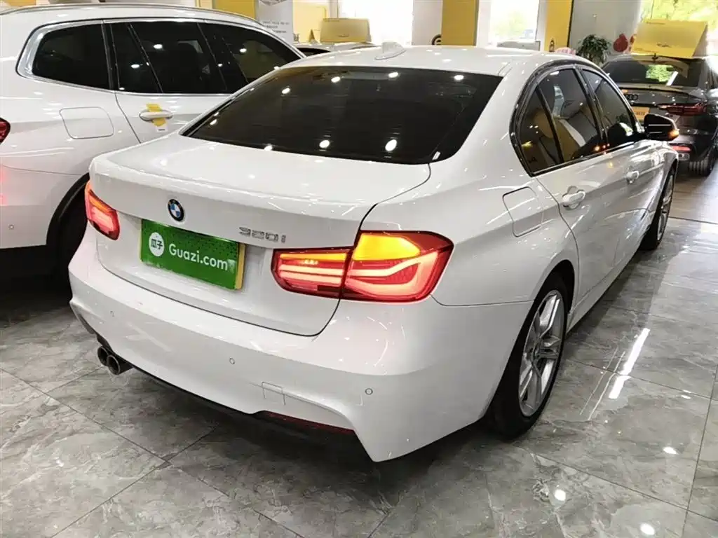 BMW 3 Series 2019 320i M Sport Package фото 7