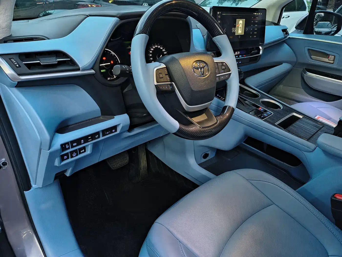 Toyota Sienna 2021 2.5L Hybrid Comfort Edition фото 10