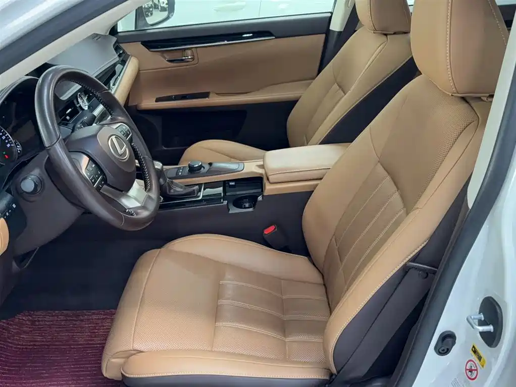 Lexus ES 2015 200 Comfort Edition фото 18
