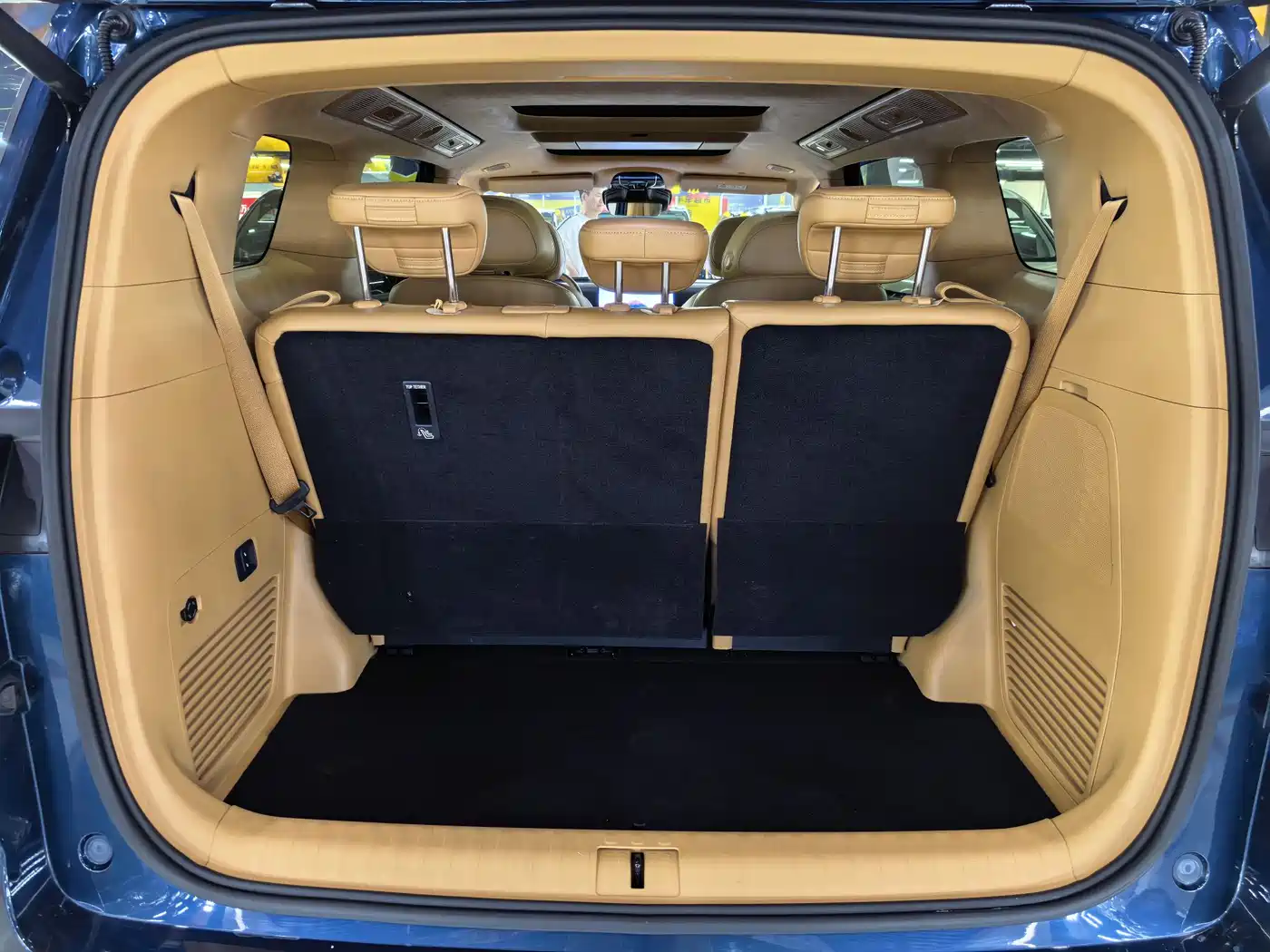 Voyah Auto Voyah Dreamer 2025 Model PHEV 4WD Premium QianKun Edition фото 9