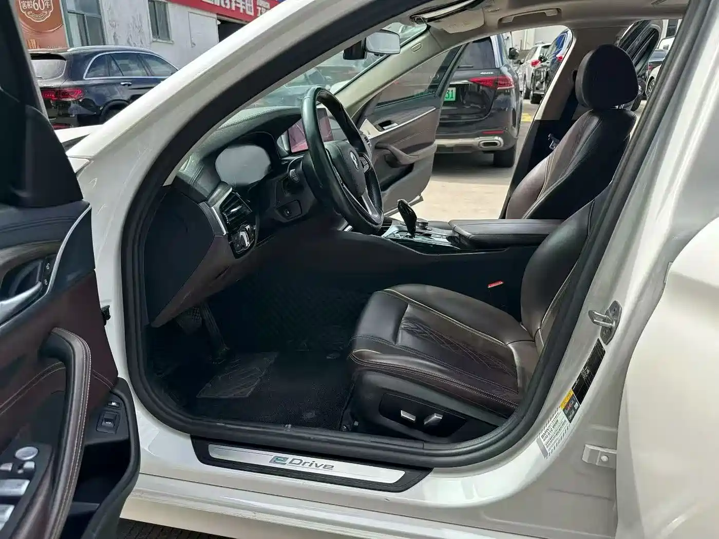 BMW 5 Series New Energy 2019 530Le Luxury Package фото 4
