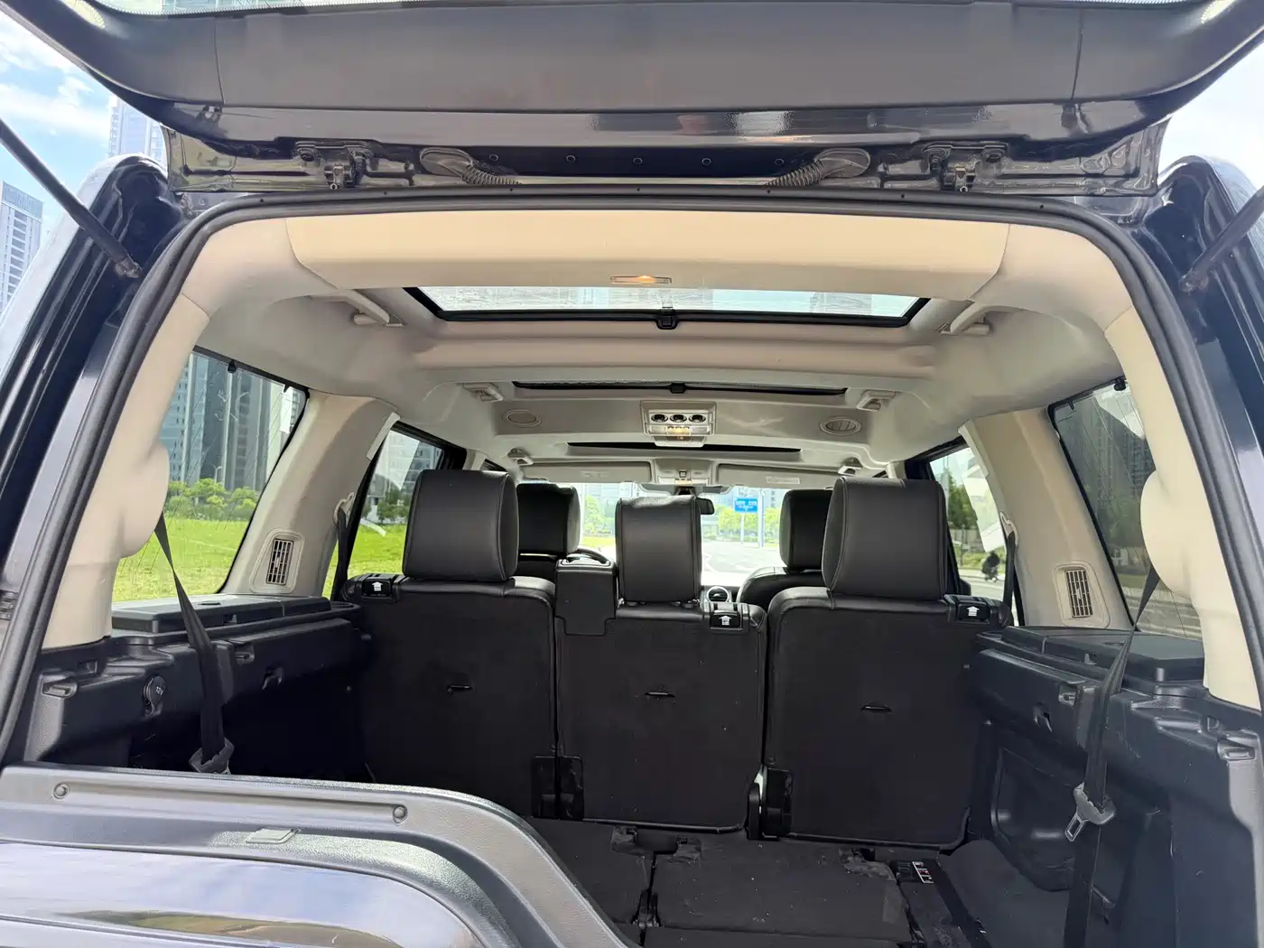 Land Rover Discovery 2015 3.0 SDV6 HSE Diesel фото 13