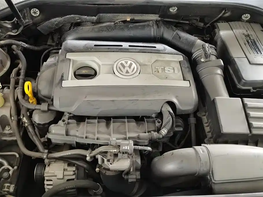 Volkswagen Passat 2015 1.8TSI DSG Honor Edition фото 10