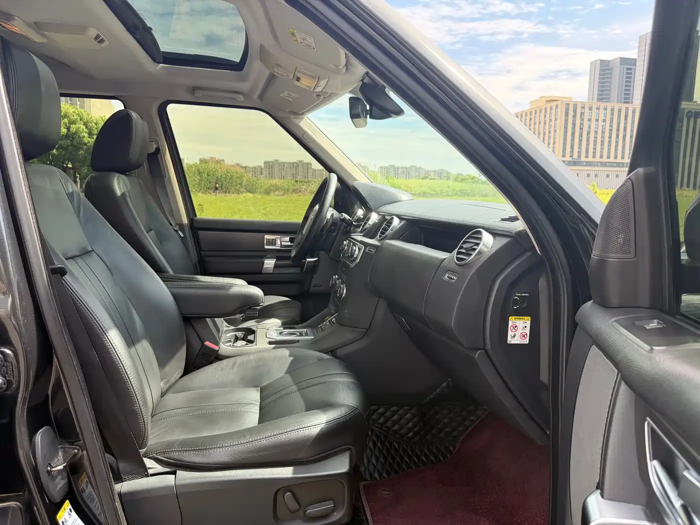 Land Rover Discovery 2015 3.0 SDV6 HSE Diesel фото 9