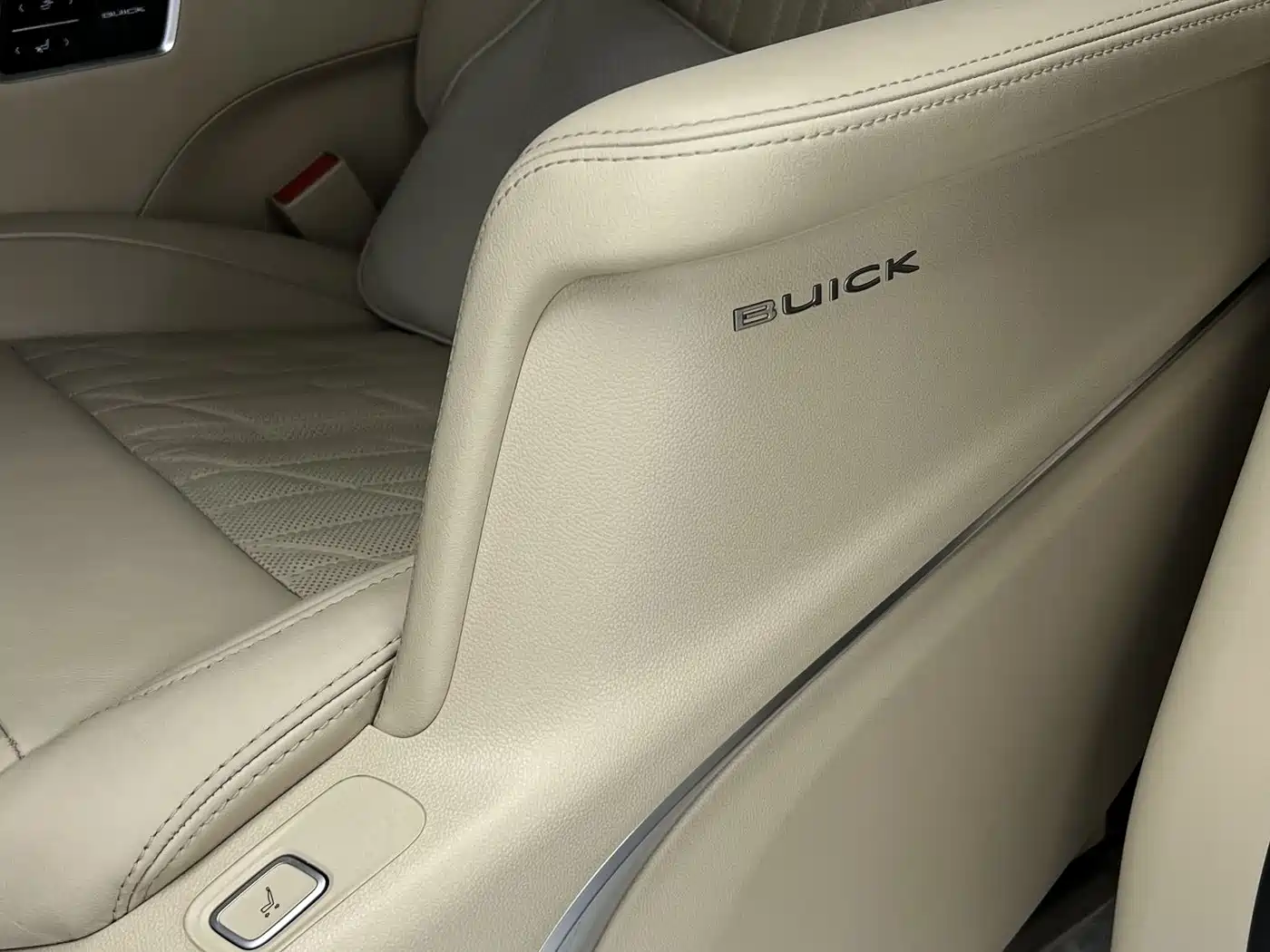 Buick GL8 2023 ES Landmaster Luxury фото 13