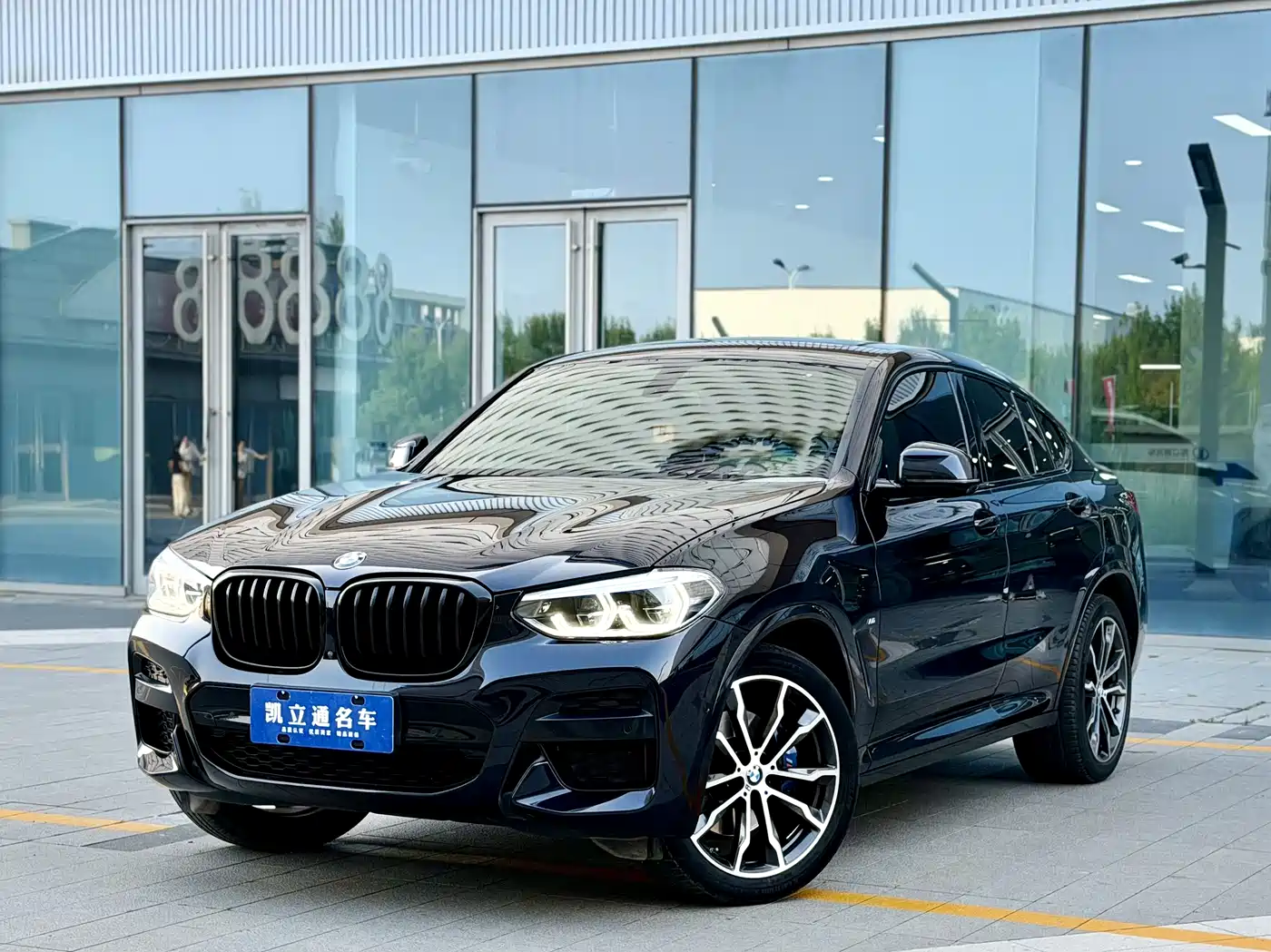 Photo 1 - BMW X4