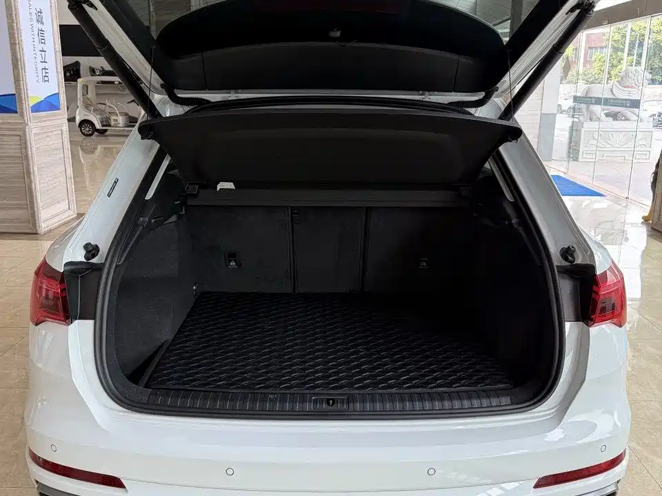 Audi Q3 2023 35 TFSI Progressive Dynamic (1.4T) фото 7