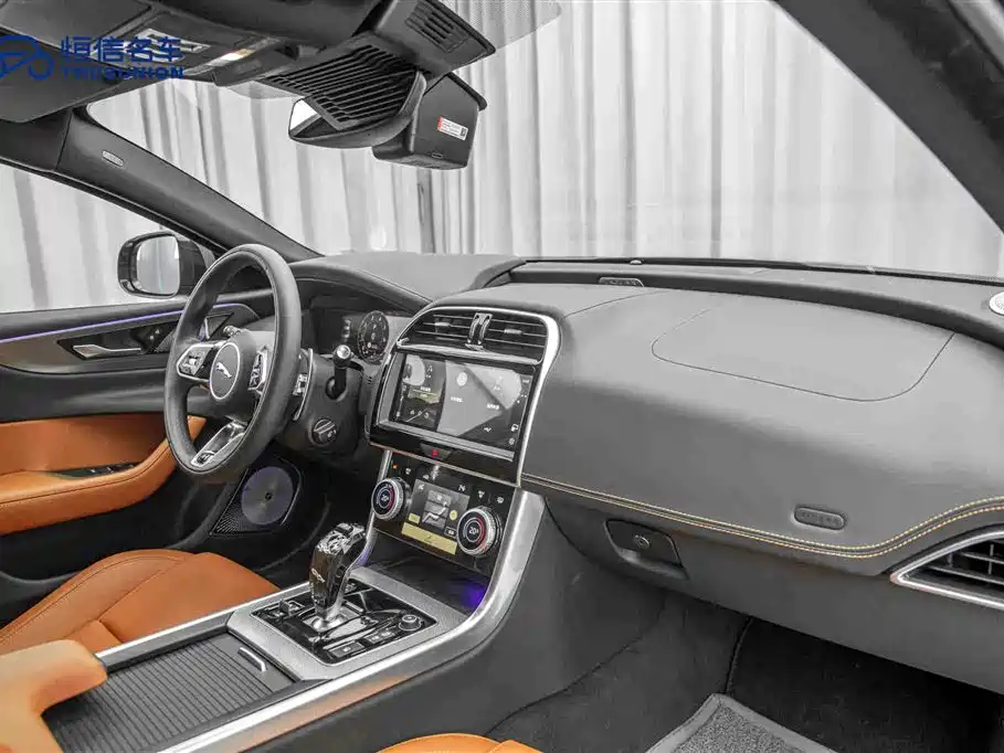 Jaguar XEL 2025 2.0T 250PS R-DYNAMIC 90th Anniversary Edition фото 14