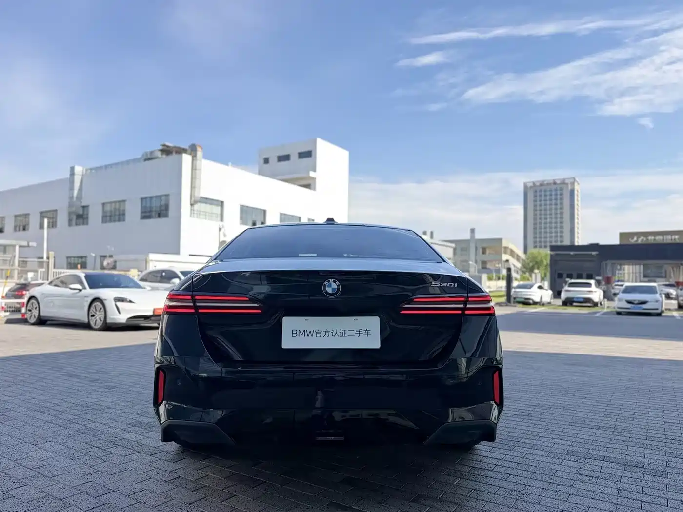 BMW 5 Series (Import) 2024 530i Leading Model M Sport Package фото 6