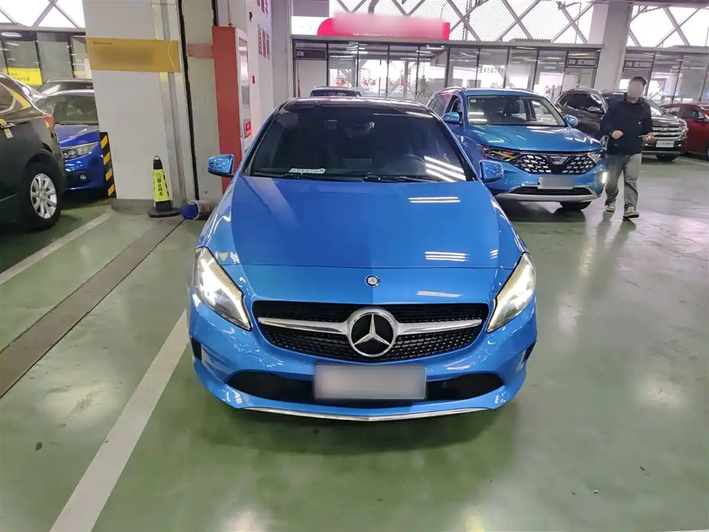 Mercedes-Benz A-Class (Import) 2017 Facelift A 200 Fashion фото 3
