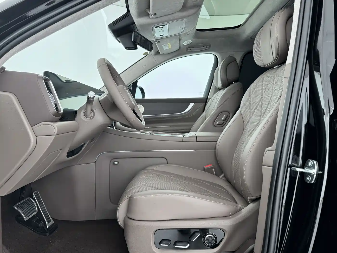 AITO Wenjie AITO M9 2025 Extended Range Ultra 52kWh 6-Seater фото 5