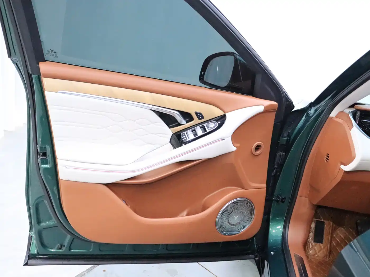 Voyah Auto VOYAH FREE 2024 Ultra Long Range Intelligent Driving Edition фото 13