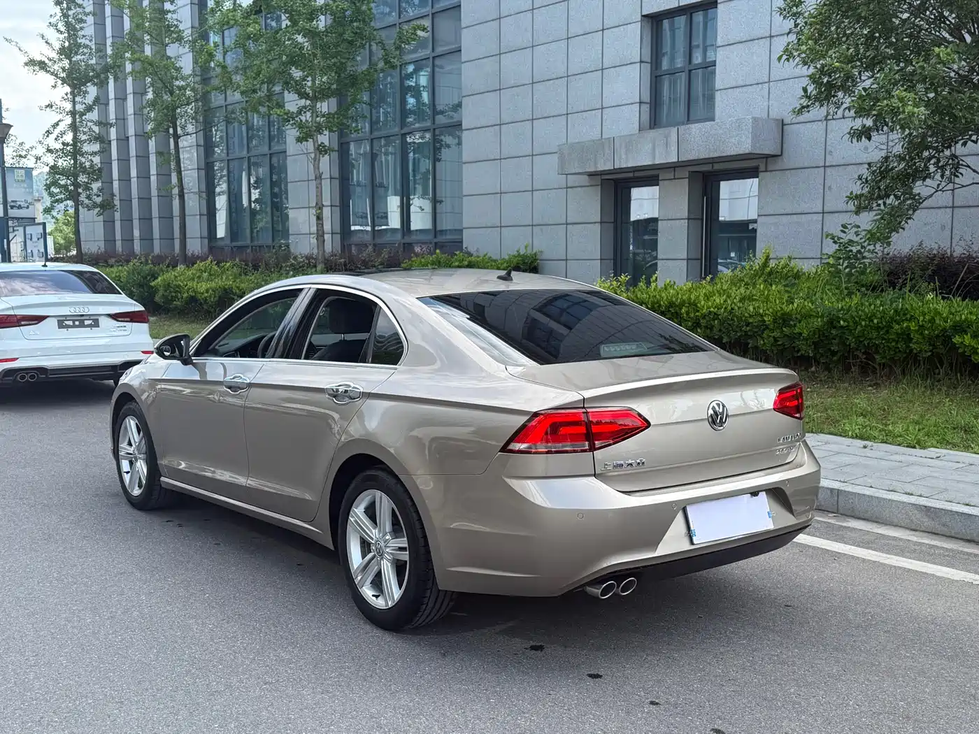 Volkswagen Lamando 2015 230TSI Manual Style Edition фото 5