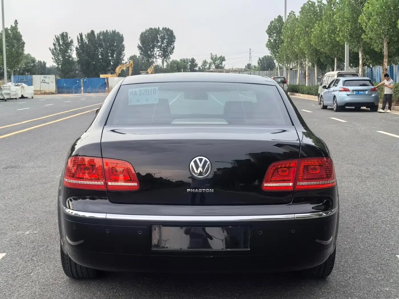 Volkswagen Phaeton 2011 3.6L V6 5-seat Extended Business Edition фото 7