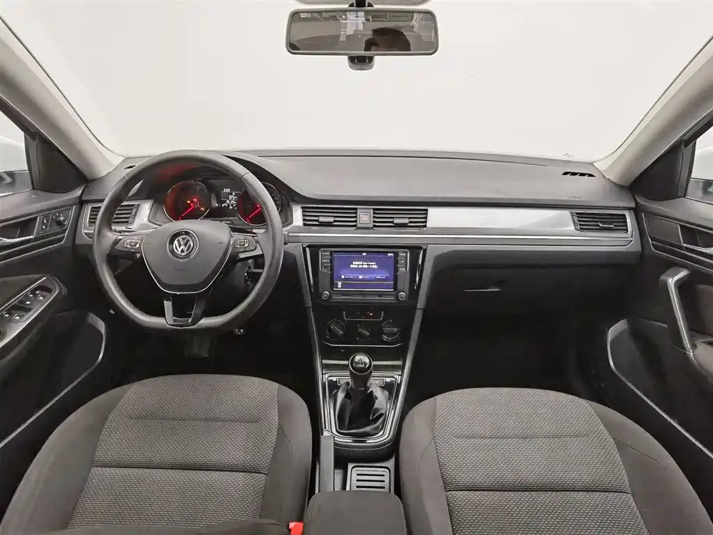 Volkswagen Bora 2019 Bora Legend 1.5L Manual Leading China VI фото 5