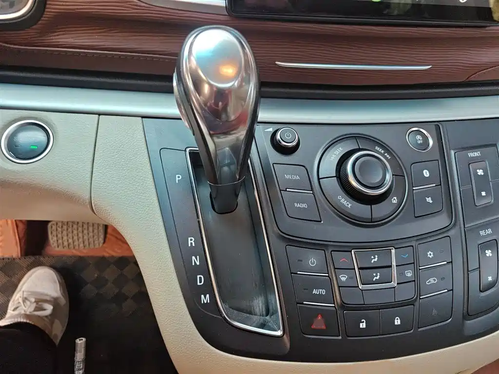 Buick GL8 2018 28T Luxury Model China VI фото 7