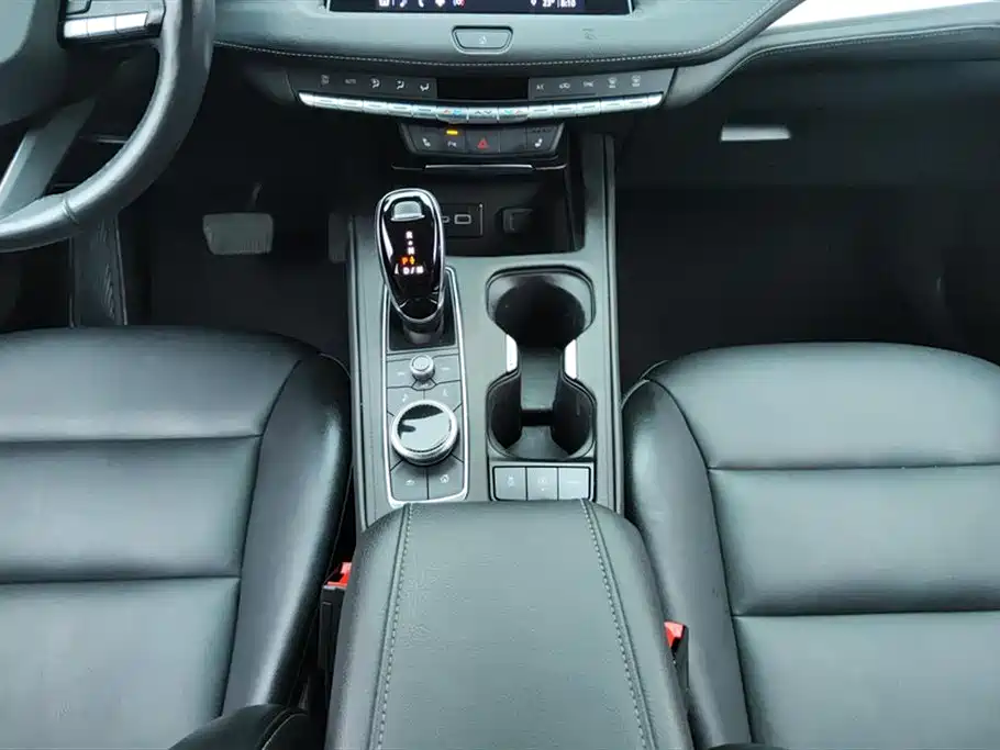 Cadillac XT4 2021 28T FWD Luxury Edition фото 16