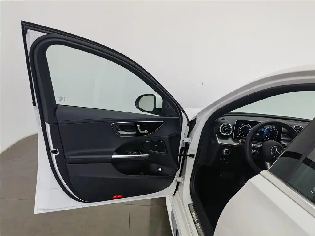 Mercedes-Benz C-Class 2023 C 260 L Sport фото 8