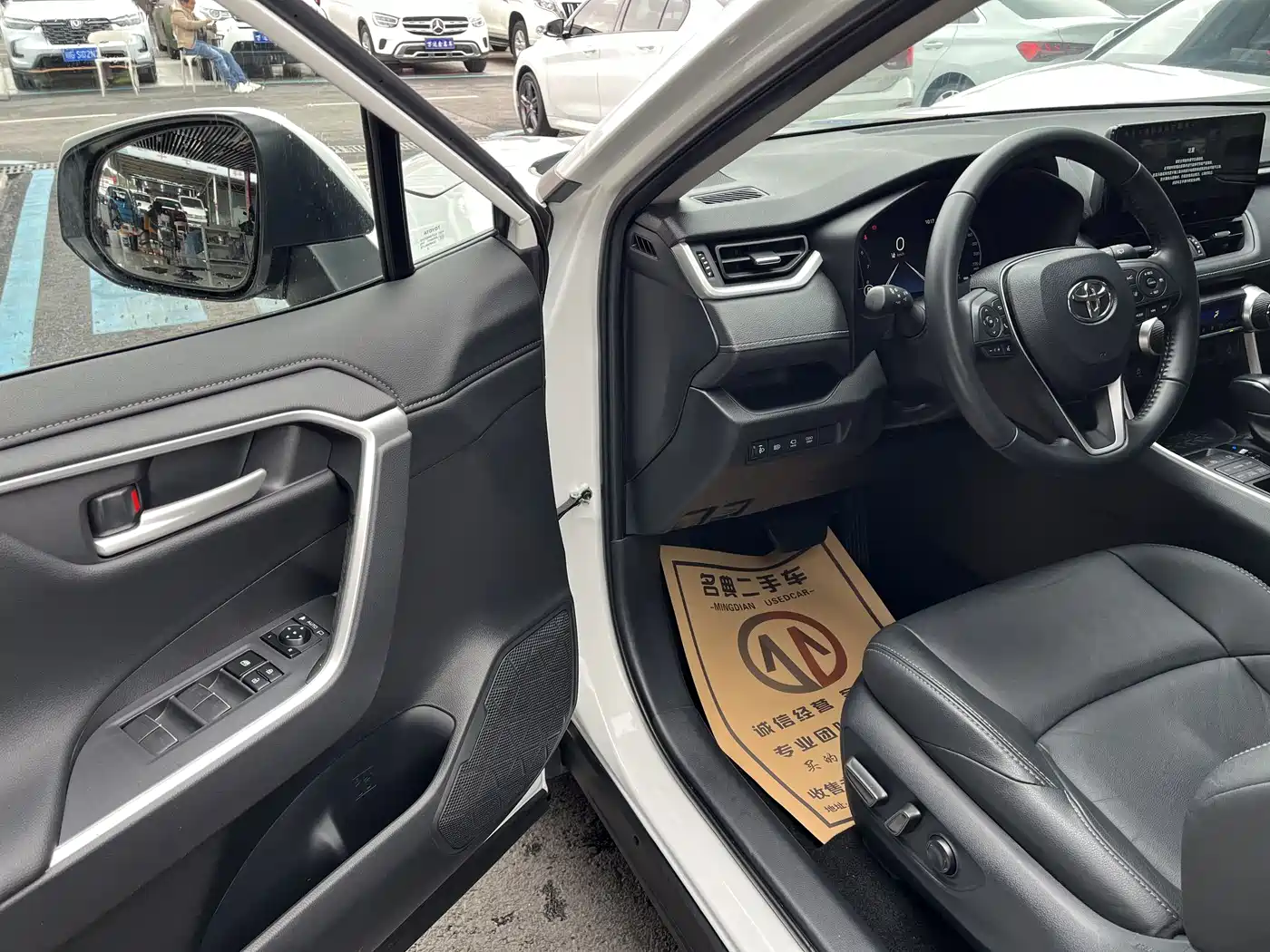 Toyota Wildlander 2023 2.0L CVT AWD Luxury PLUS фото 8