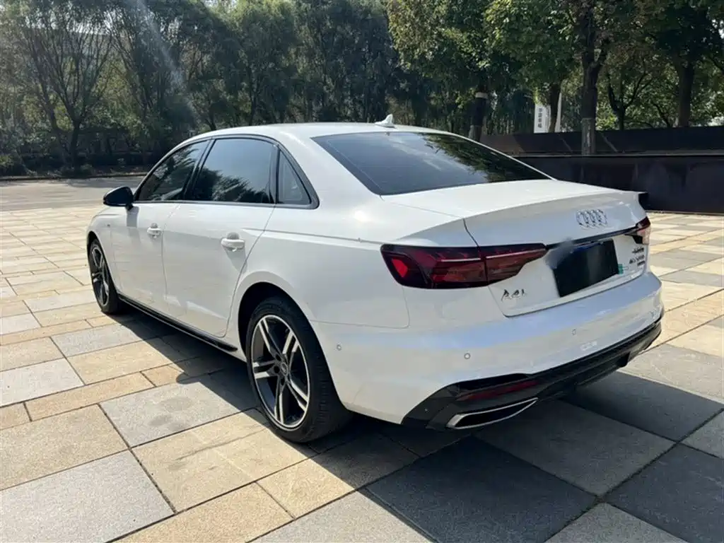 Audi A4L 2022 40 TFSI Luxury Dynamic фото 9