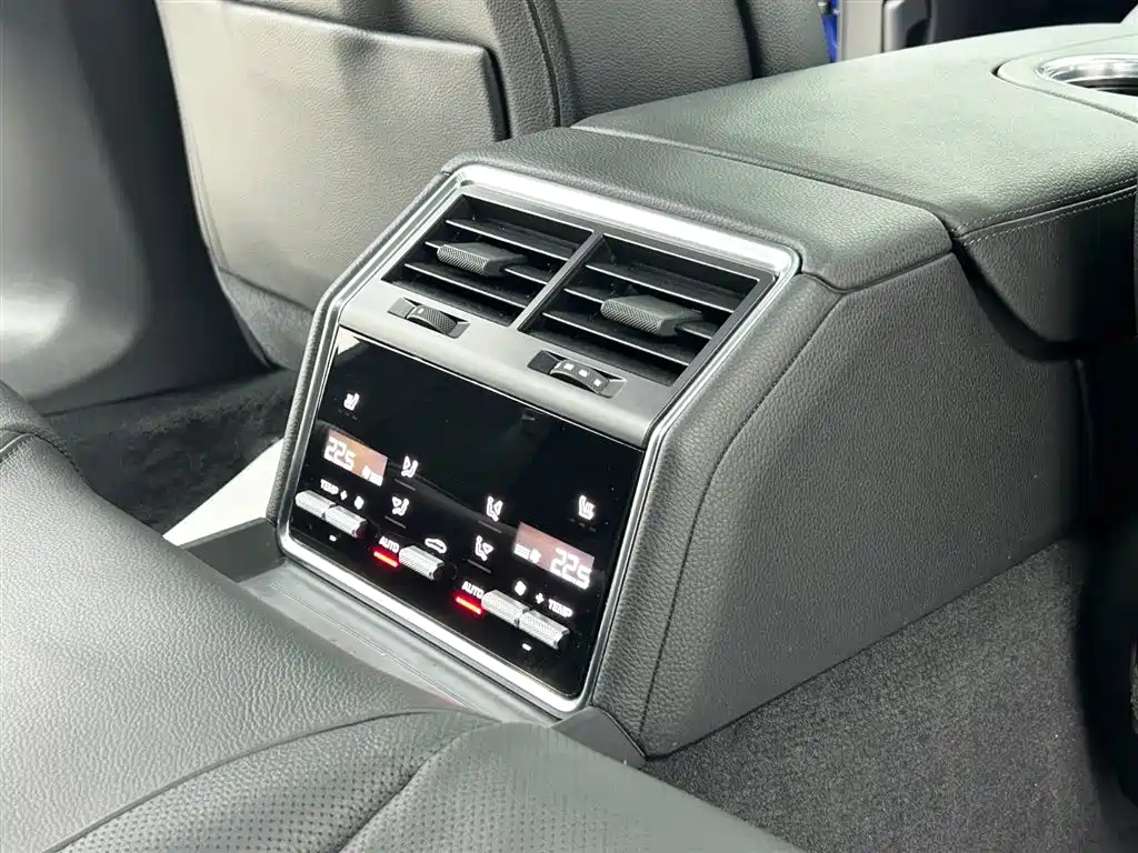Porsche Panamera 2017 Panamera 4 Sport Turismo 3.0T фото 19