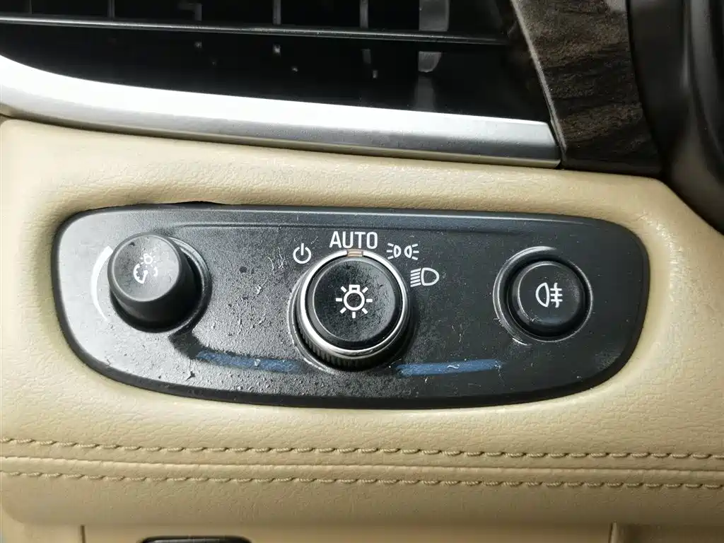 Buick GL8 2017 ES 28T Premium China V фото 21