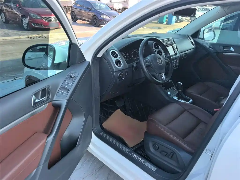 Volkswagen Tiguan 2015 1.8TSI Automatic 2WD Highline фото 17