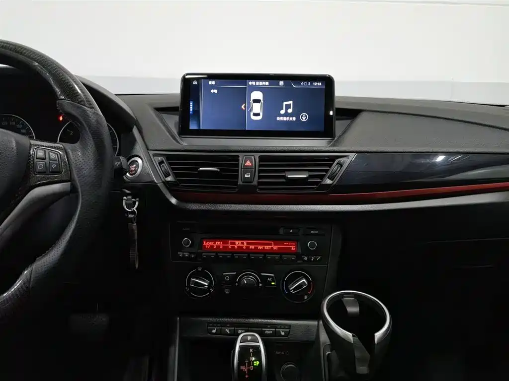 BMW X1 2015 Model sDrive18i Fashion Advanced Edition фото 12