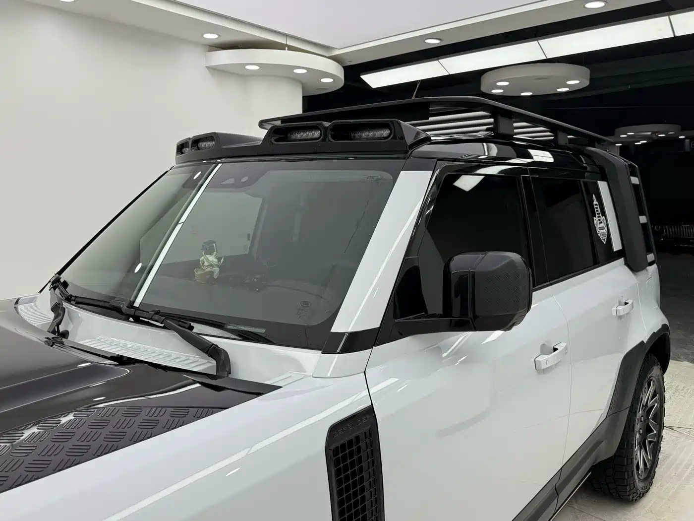 Land Rover Defender NEV 2022 110 P400e фото 25