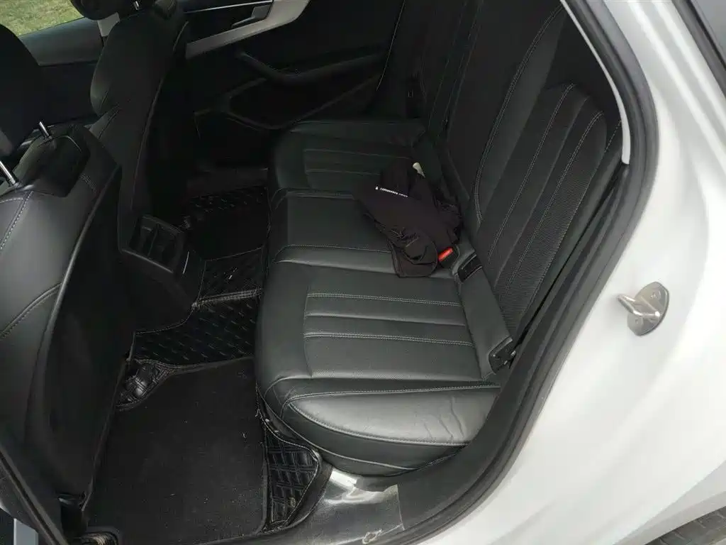 Audi A4L 2020 40 TFSI Fashion Dynamic Edition фото 15