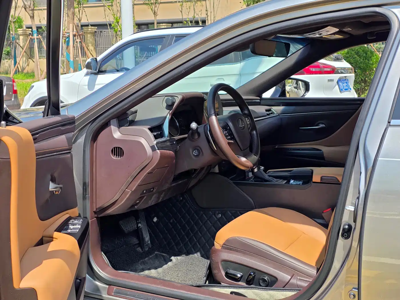Lexus ES 2021 200 Excellence Edition фото 7