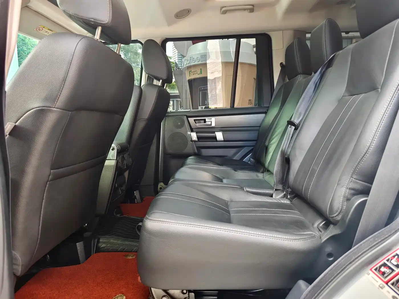 Land Rover Discovery 2014 3.0 SDV6 HSE Diesel фото 19