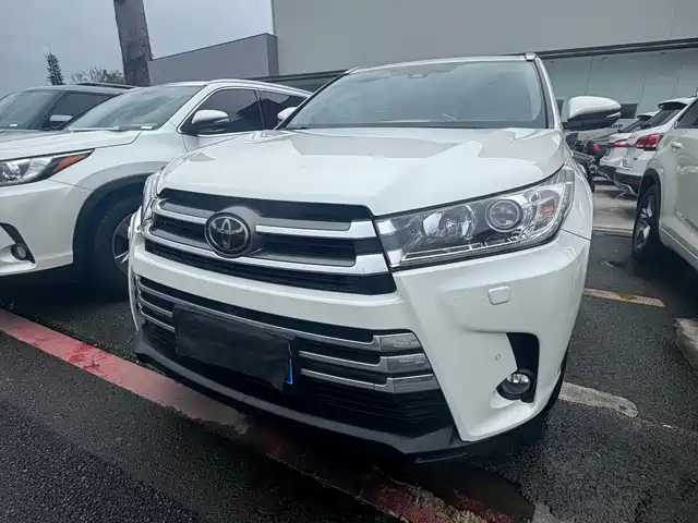 TOYOTA HIGHLANDER