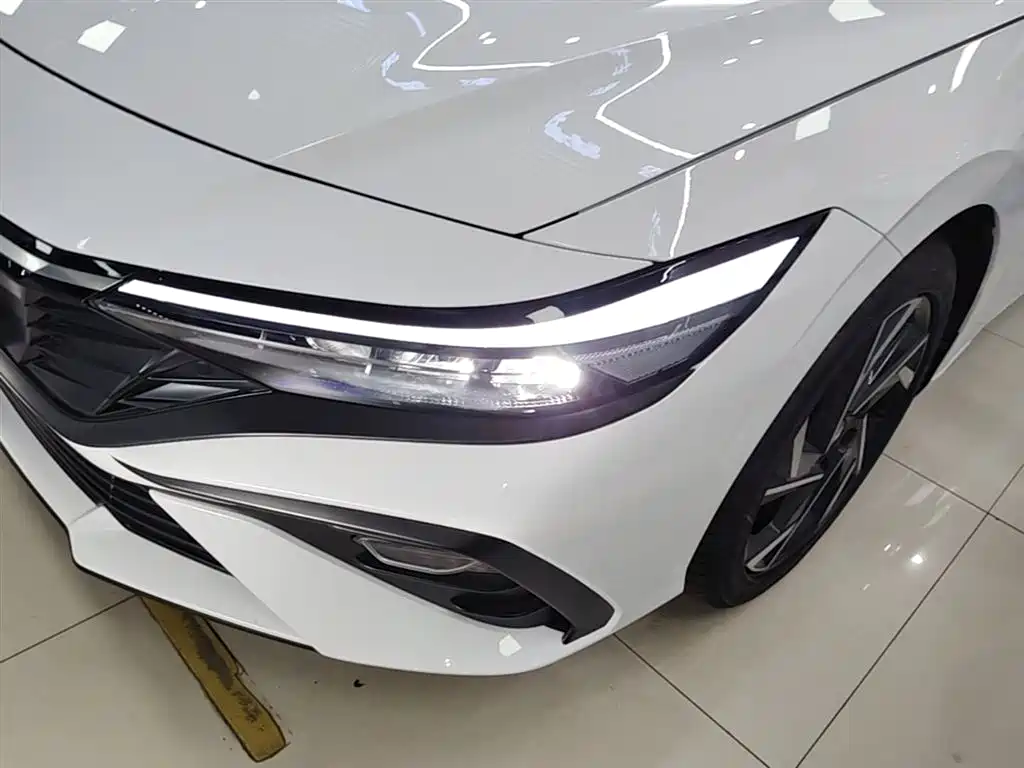 Hyundai Elantra 2023 1.5L CVT GLX Elite Edition фото 24