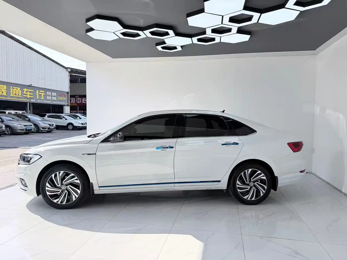 Volkswagen Sagitar 2022 280TSI DSG Surpassing Edition фото 11