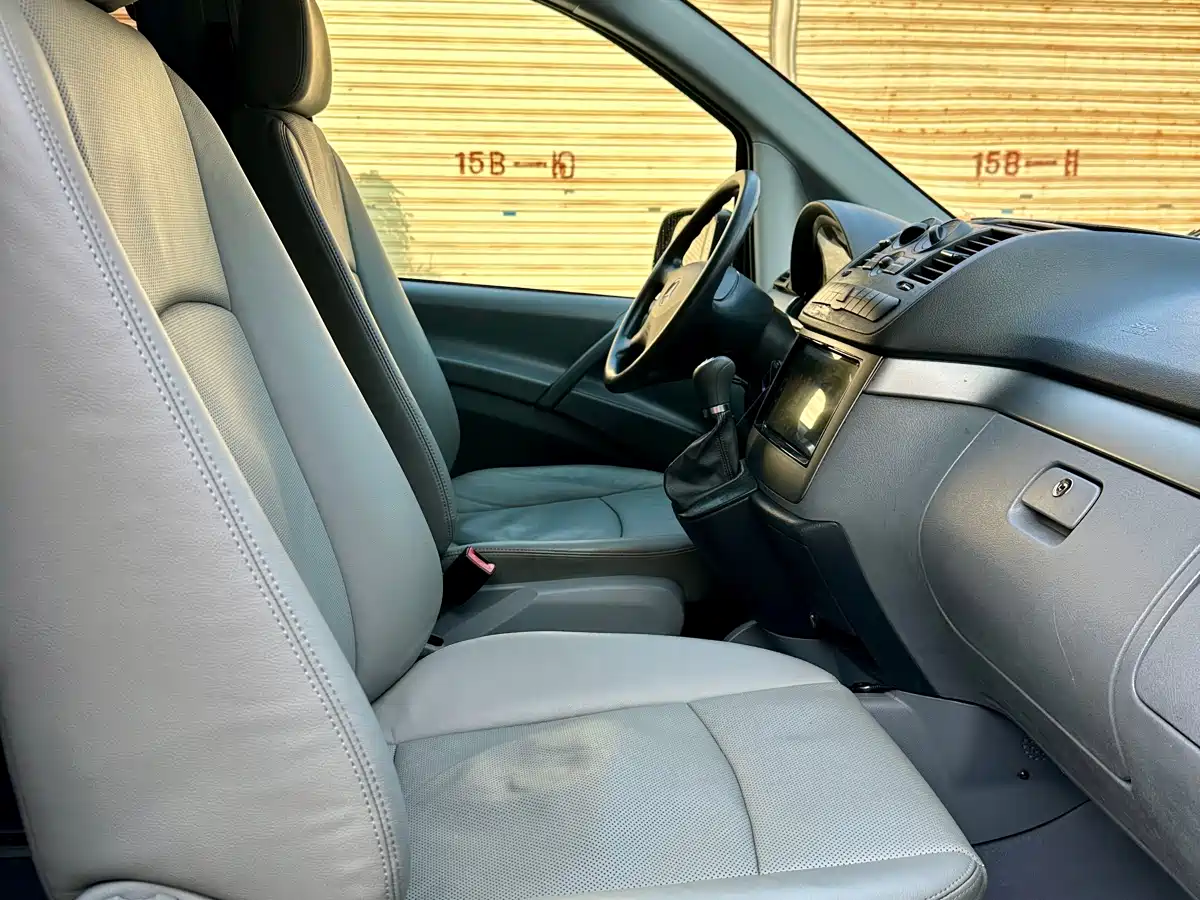 Mercedes-Benz Vito 2011 2.5L Business Edition фото 9