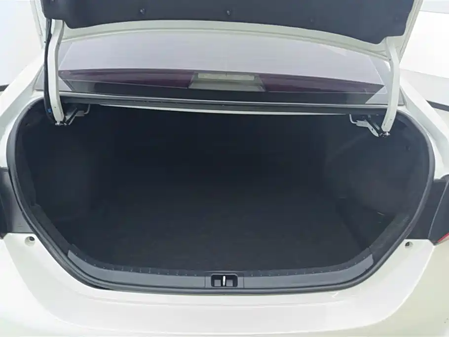 Toyota Levin 2017 Facelift 185T CVT Elite Edition China VI фото 4