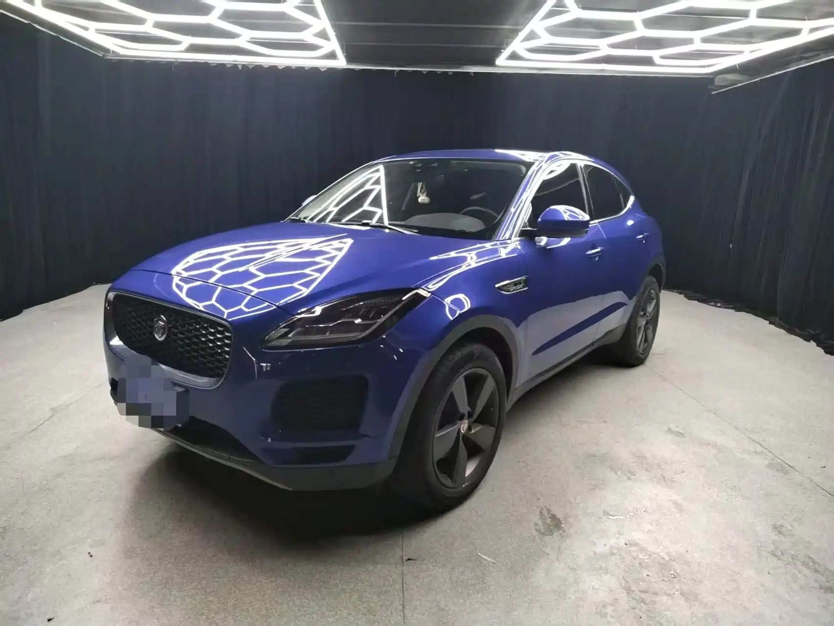 Фото 1 - Jaguar E-PACE