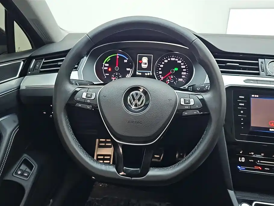 Volkswagen Magotan GTE Plug-in Hybrid 2020 GTE Luxury фото 15