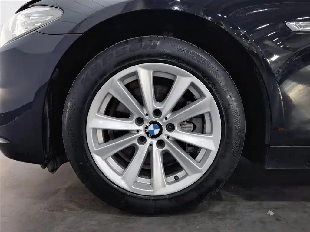 BMW 5 Series 2017 520Li Classic Edition фото 17