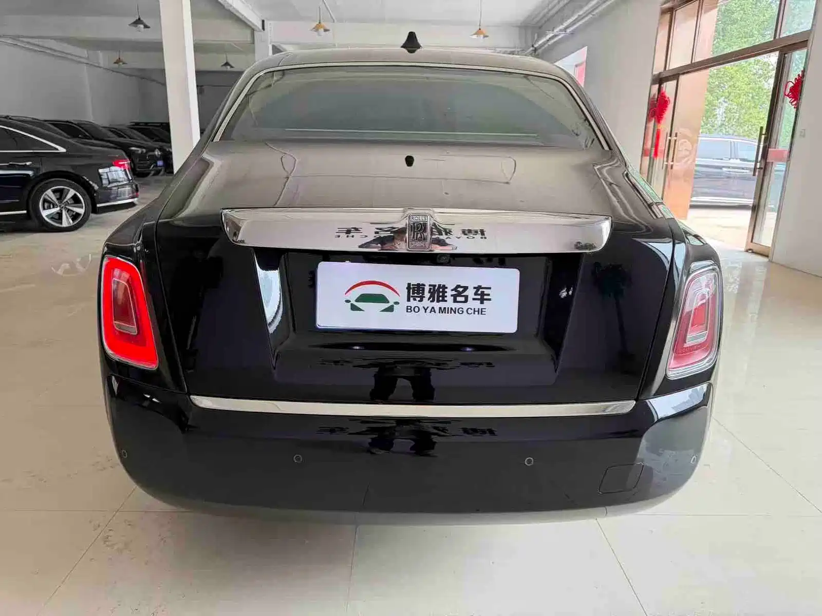 Фото 4 - Rolls-Royce Phantom