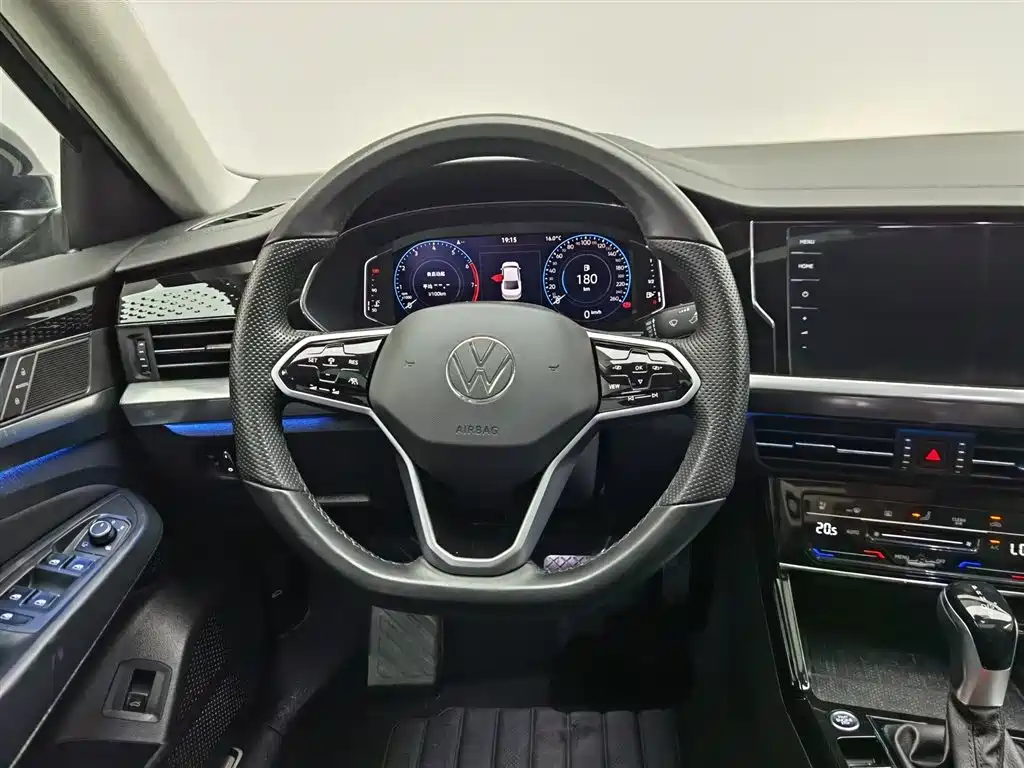 Volkswagen Passat 2023 Facelift 380TSI Luxury Edition фото 11