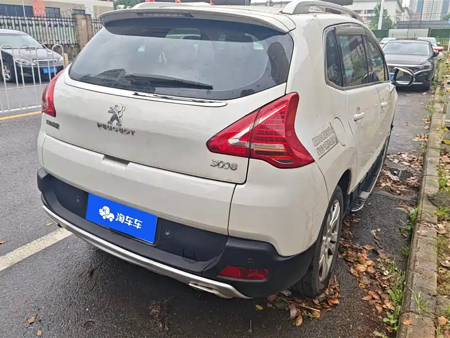 Peugeot 3008 2015 2.0L Automatic Classic Edition фото 3
