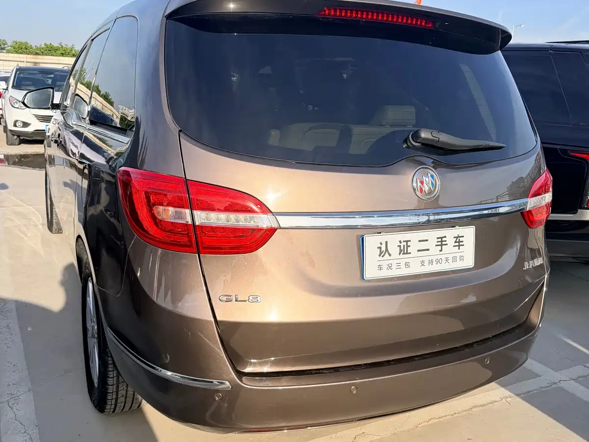 Buick GL8 2015 2.4L Luxury Business Exclusive Edition фото 4