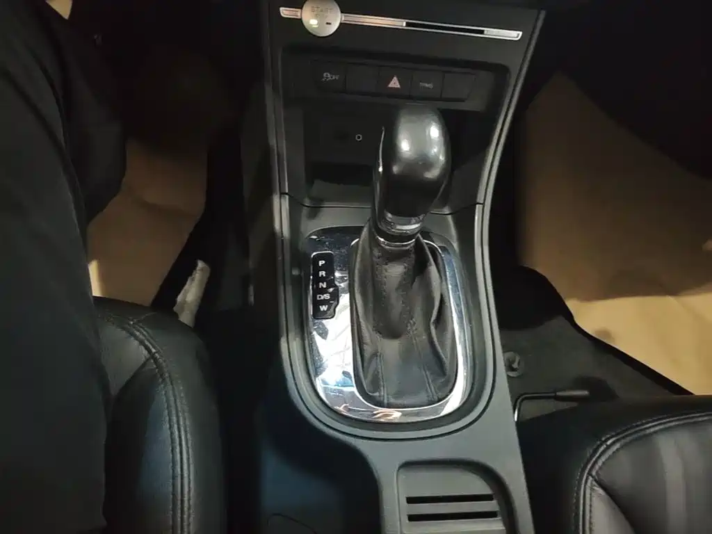 Roewe 360 2017 2017 1.5L Auto Luxury Edition