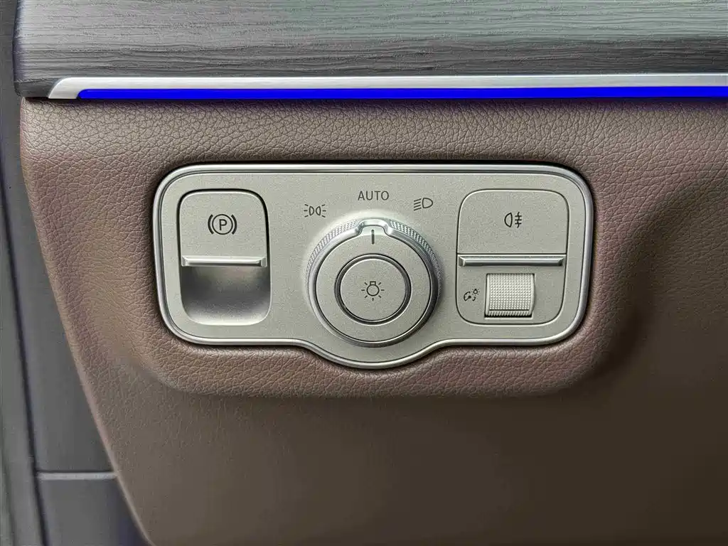 Mercedes-Benz GLE 2024 GLE 450 4MATIC Luxury фото 16