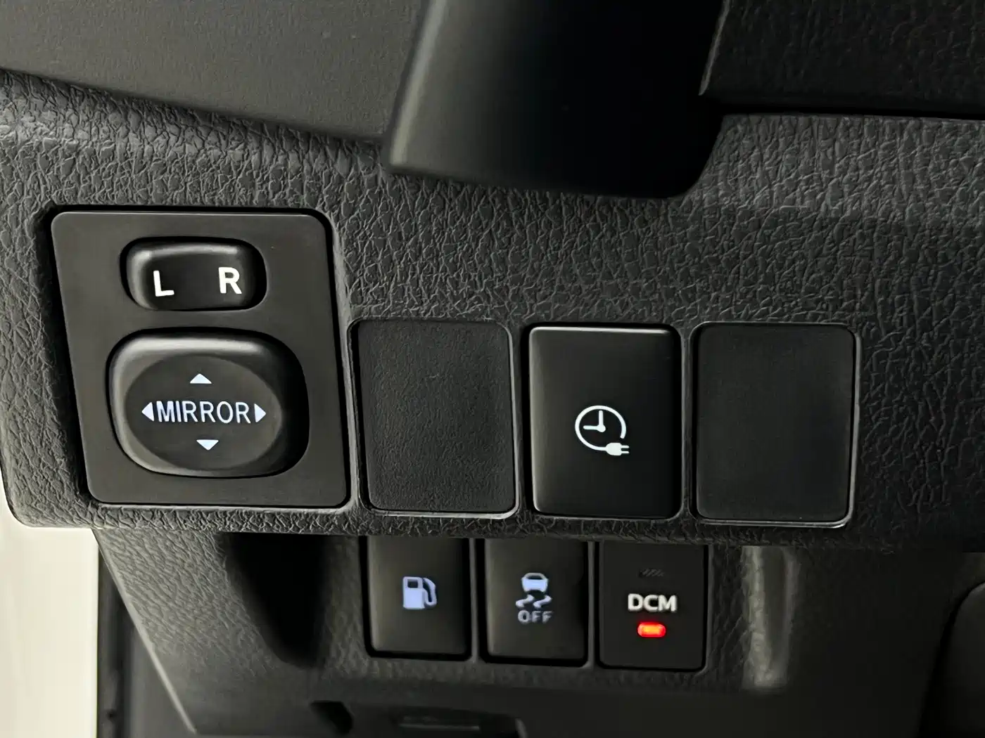 Toyota Corolla 2018 Hybrid 1.8L E-CVT Smart Edition фото 12