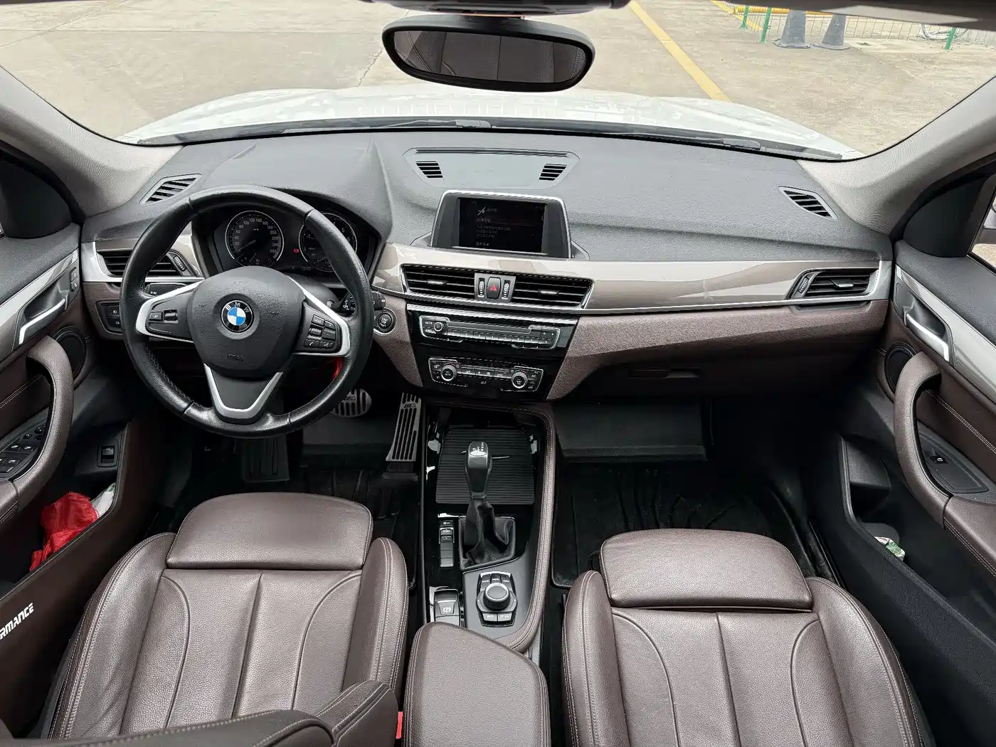 BMW X1 2019 sDrive18Li Premium Model фото 9