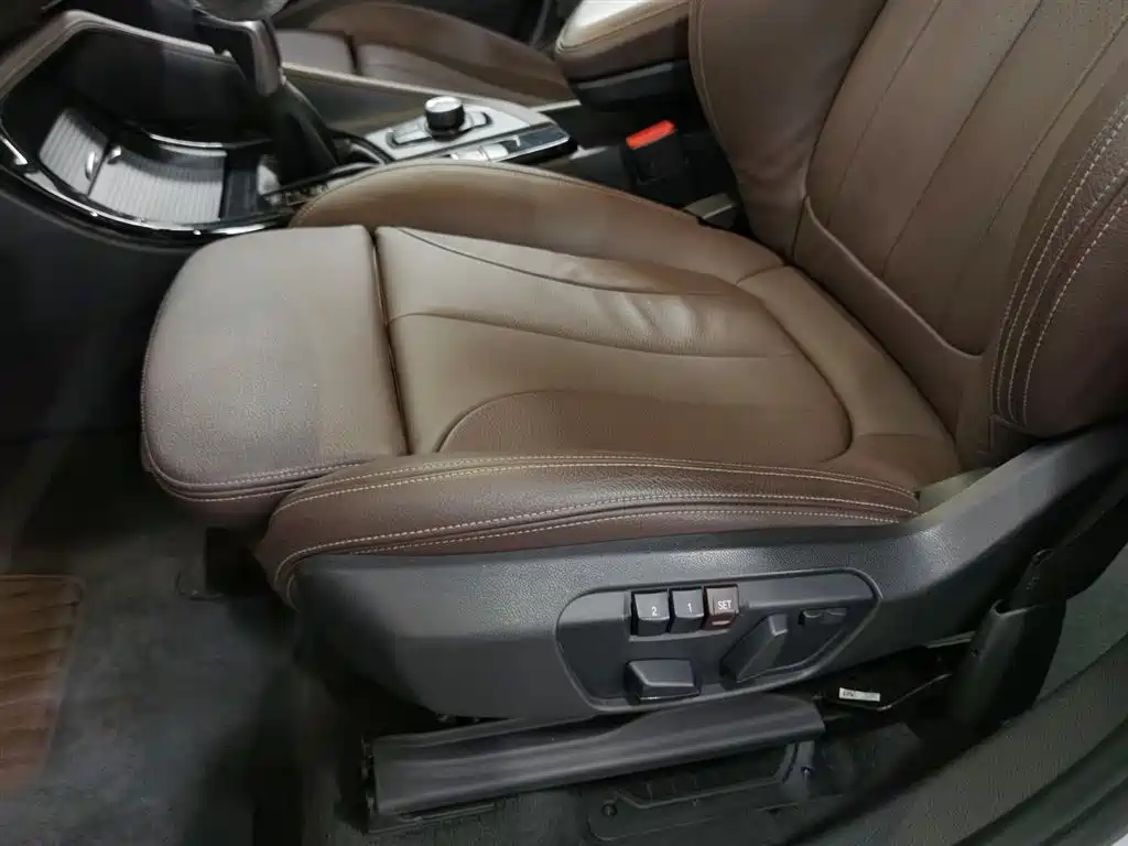 BMW X1 2019 sDrive18Li Premium Model фото 20